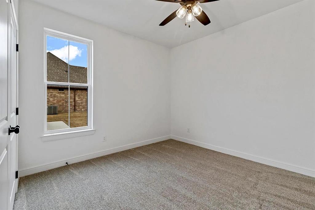 420 Olde Towne Road Paradise, TX 76073 - Photo 11 of 16