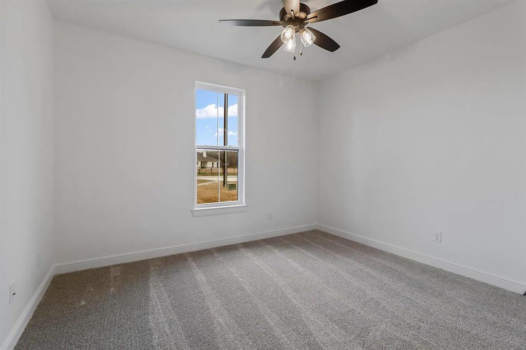 420 Olde Towne Road Paradise, TX 76073 - Photo 12 of 16