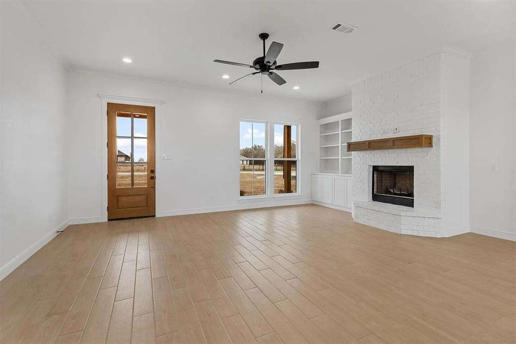 420 Olde Towne Road Paradise, TX 76073 - Photo 4 of 16