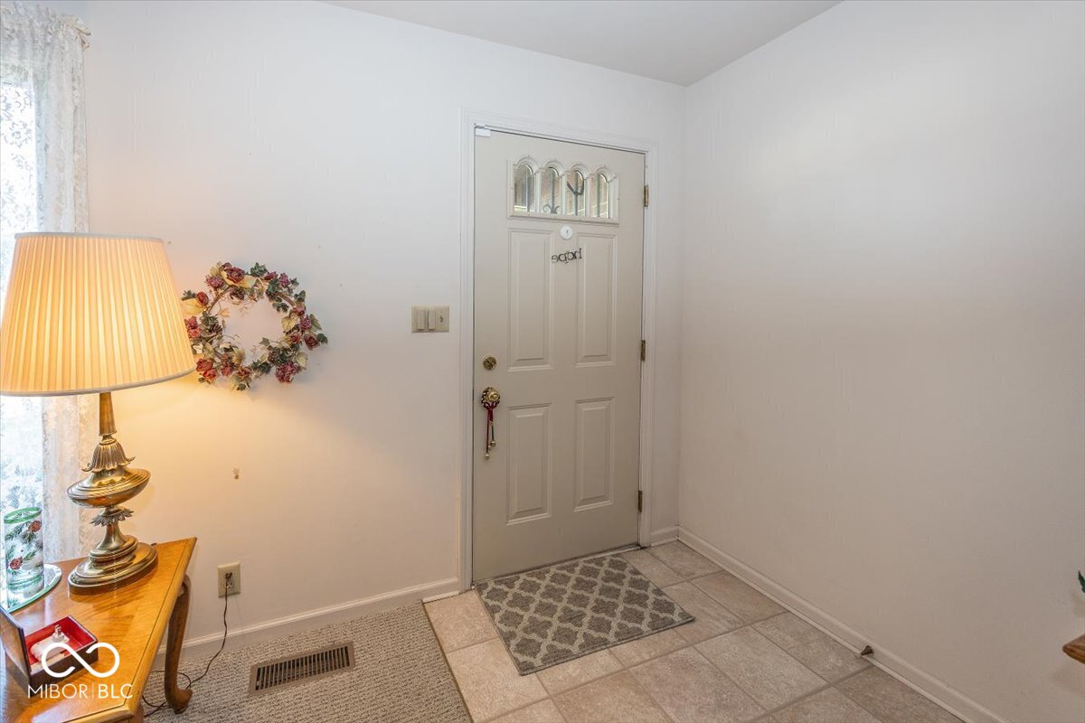 809 Deerfield Road Anderson, IN 46012 - Photo 4 of 31