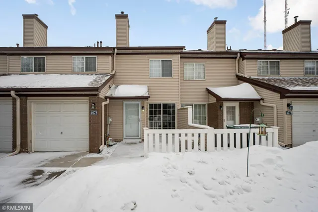 $199,900 | 4075 Wilshire Circle, Shoreview, MN 55126