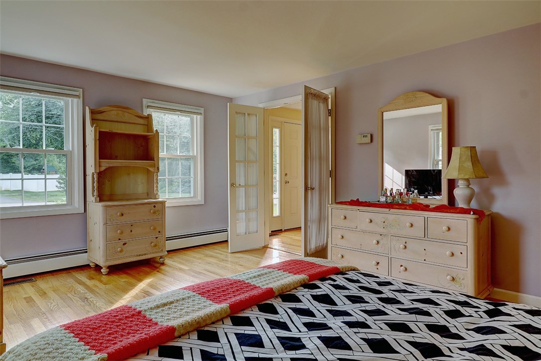 9 Heritage Road Barrington, RI 02806 - Photo 12 of 26
