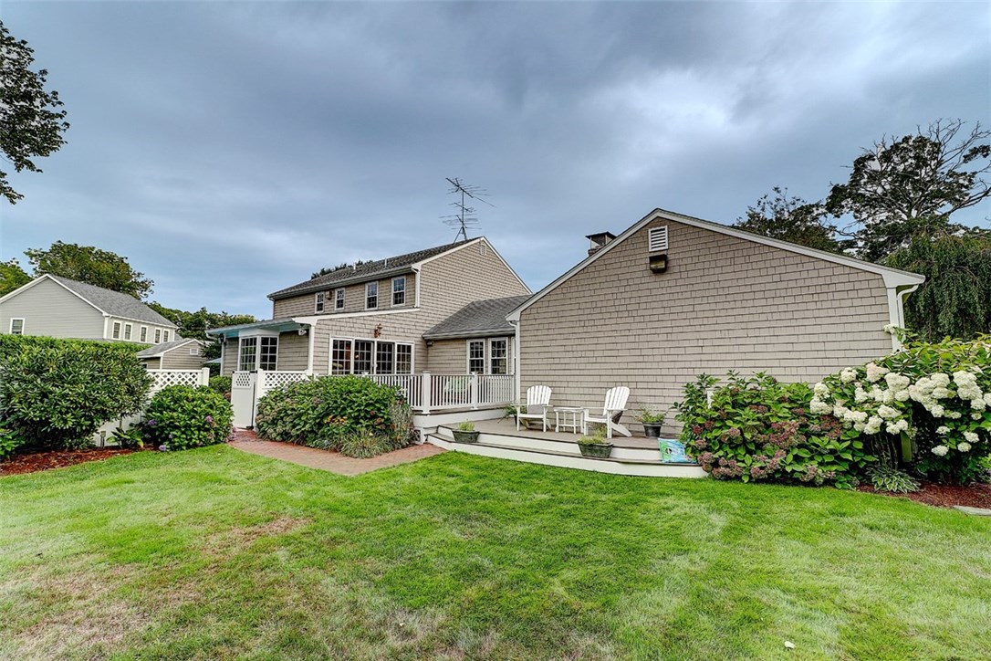 9 Heritage Road Barrington, RI 02806 - Photo 18 of 26
