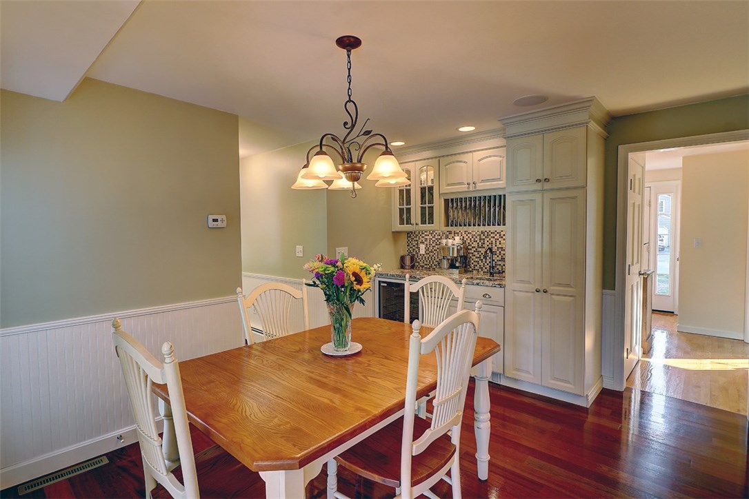 9 Heritage Road Barrington, RI 02806 - Photo 7 of 26