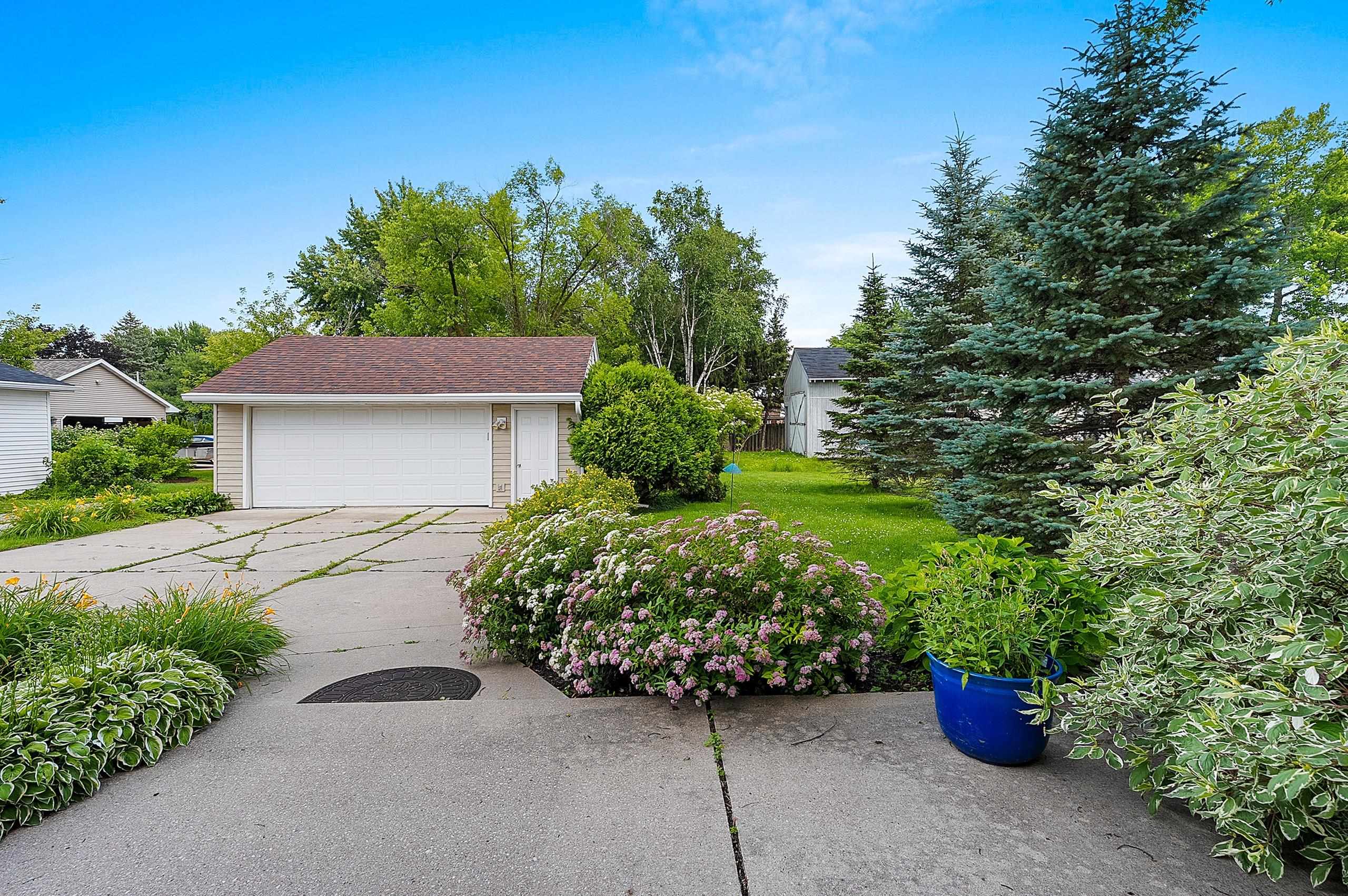 1313 Lost Dauphin Road De Pere, WI 54115 - Photo 36 of 43