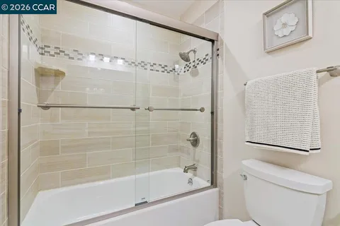 $949,000 | 407 Roanoke Drive, Martinez, CA 94553