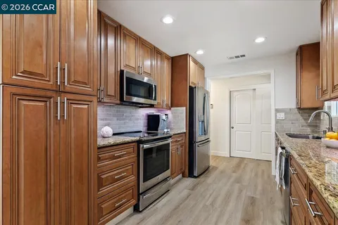 $949,000 | 407 Roanoke Drive, Martinez, CA 94553