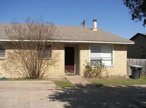 $1,350 | 1209 April Bloom, Unit B, College Station, TX 77840