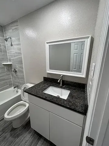 $1,350 | 1209 April Bloom, Unit B, College Station, TX 77840