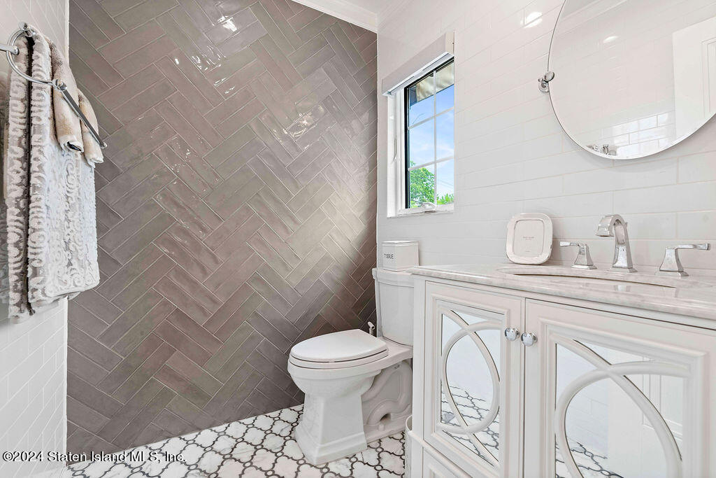9 Inwood Road Staten Island, NY 10301 - Photo 13 of 59 GLU05889