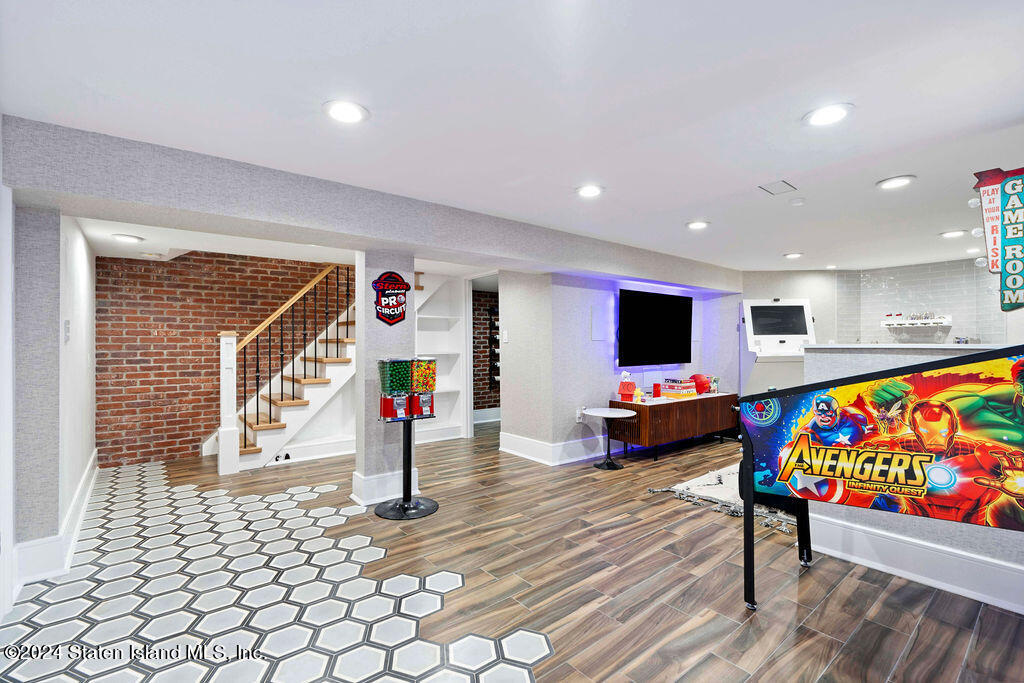 9 Inwood Road Staten Island, NY 10301 - Photo 32 of 59 GLU05973