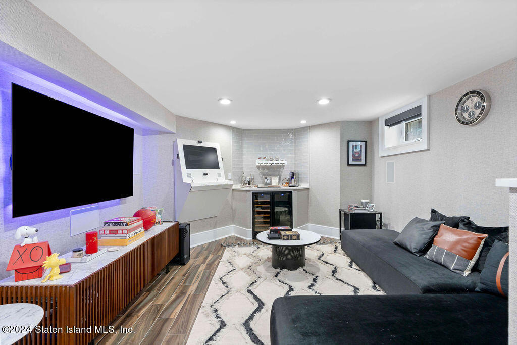 9 Inwood Road Staten Island, NY 10301 - Photo 34 of 59 GLU05976