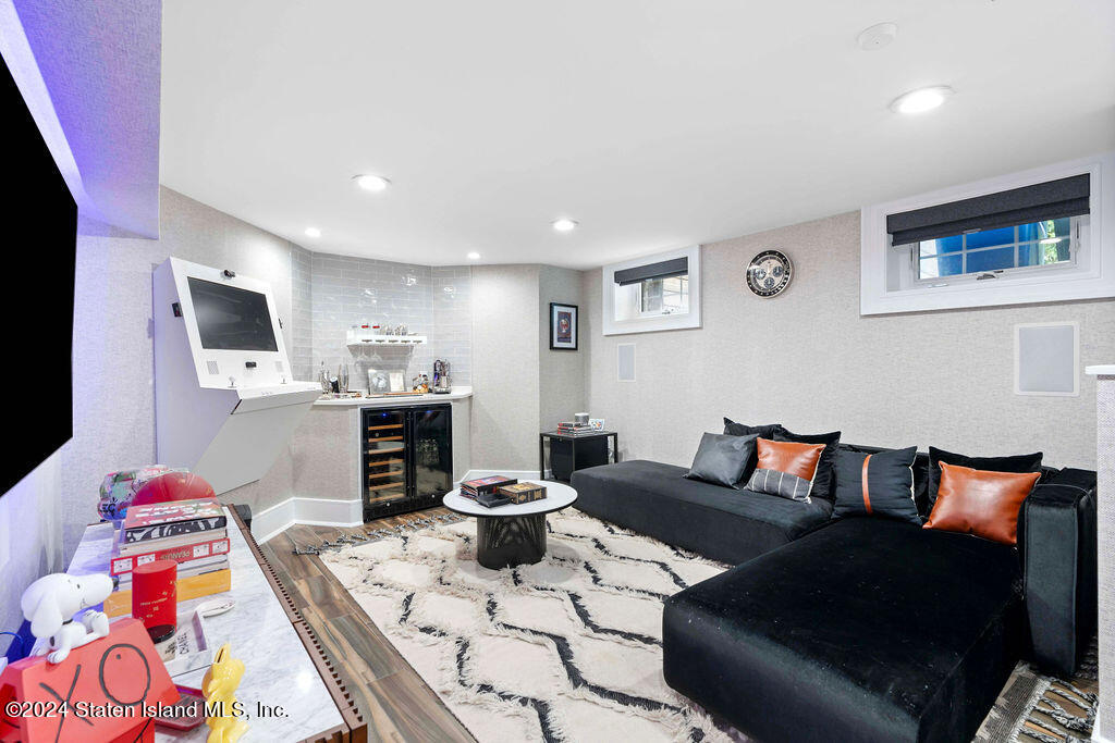 9 Inwood Road Staten Island, NY 10301 - Photo 35 of 59 GLU05982