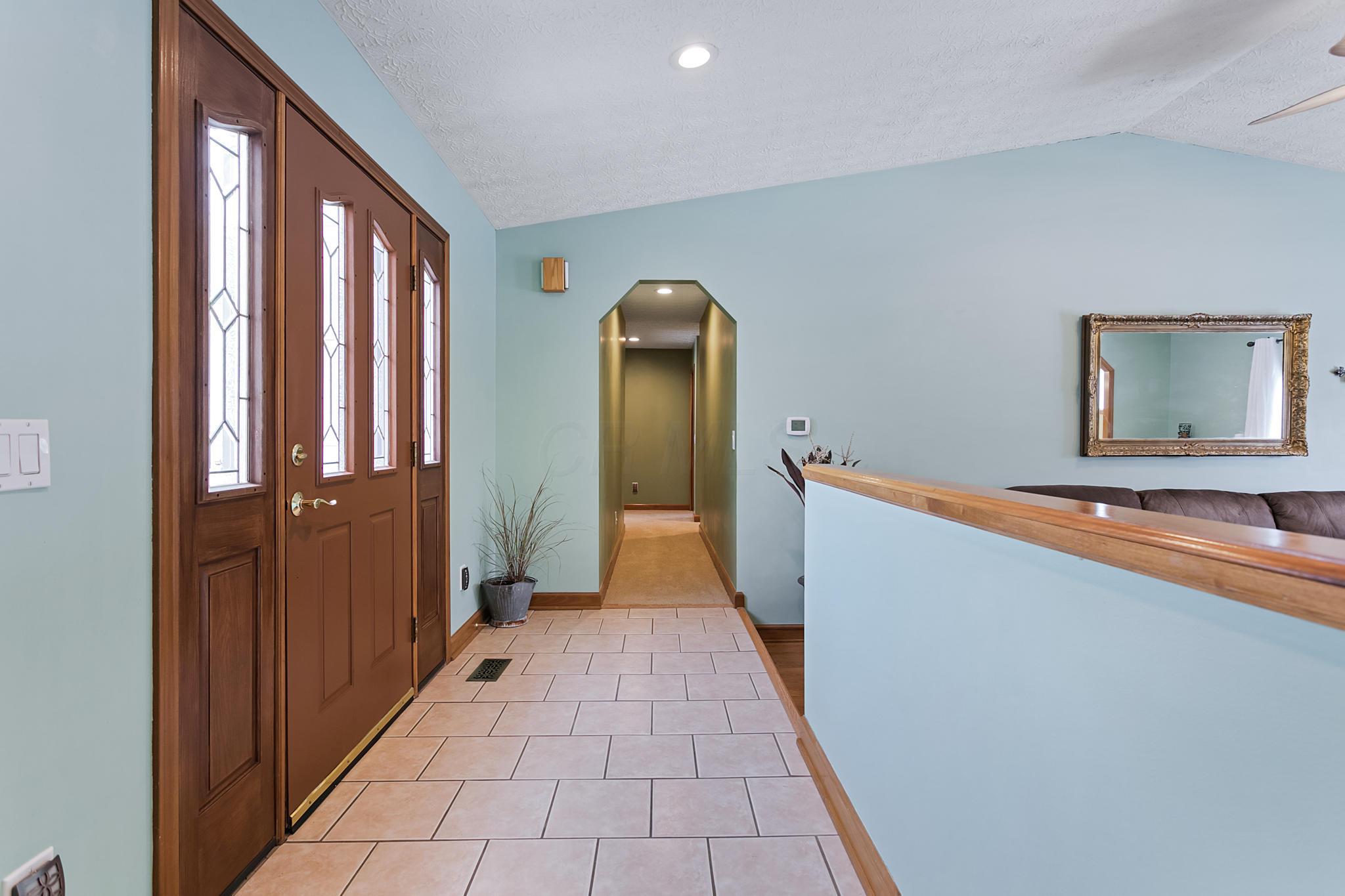 549 20 Grand Road Southwest Pataskala, OH 43062 - Photo 5 of 33 Gallery Image 5