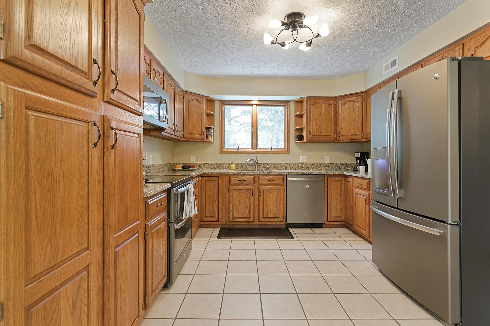 549 20 Grand Road Southwest Pataskala, OH 43062 - Photo 8 of 33 Gallery Image 8