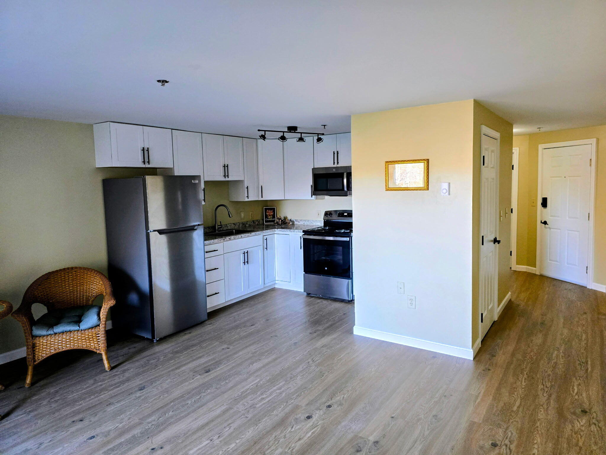 1-574MainStUnit111Dam