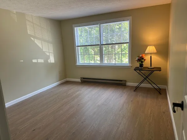 $215,000 | 574 Main Street, Unit 111, Damariscotta, ME 04543