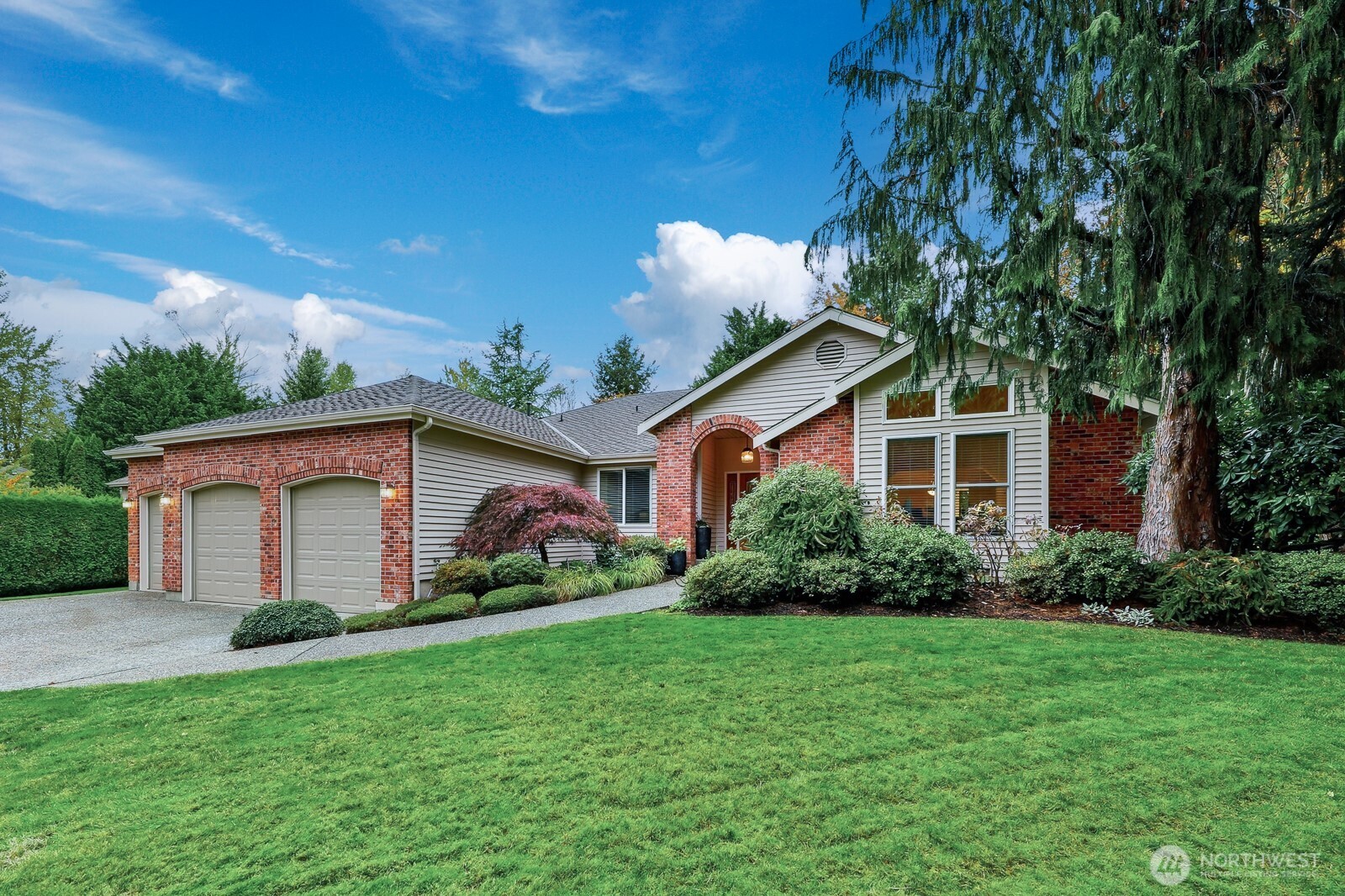 2929 184th Place Southeast Bothell, WA 98012 - Photo 2 of 39 Gallery Image 2