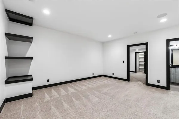 $445,000 | 930 South Harmony Avenue, Independence, MO 64056