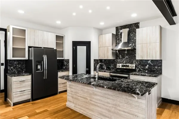 $445,000 | 930 South Harmony Avenue, Independence, MO 64056