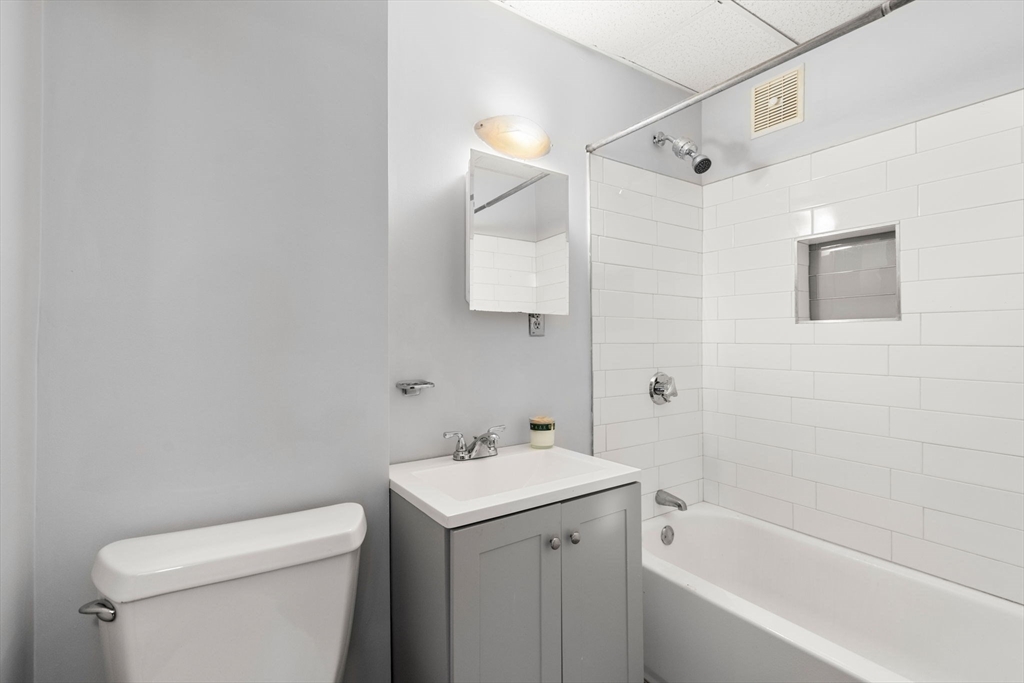 6 Chatham Place, Unit 6 Worcester, MA 01609 - Photo 18 of 30