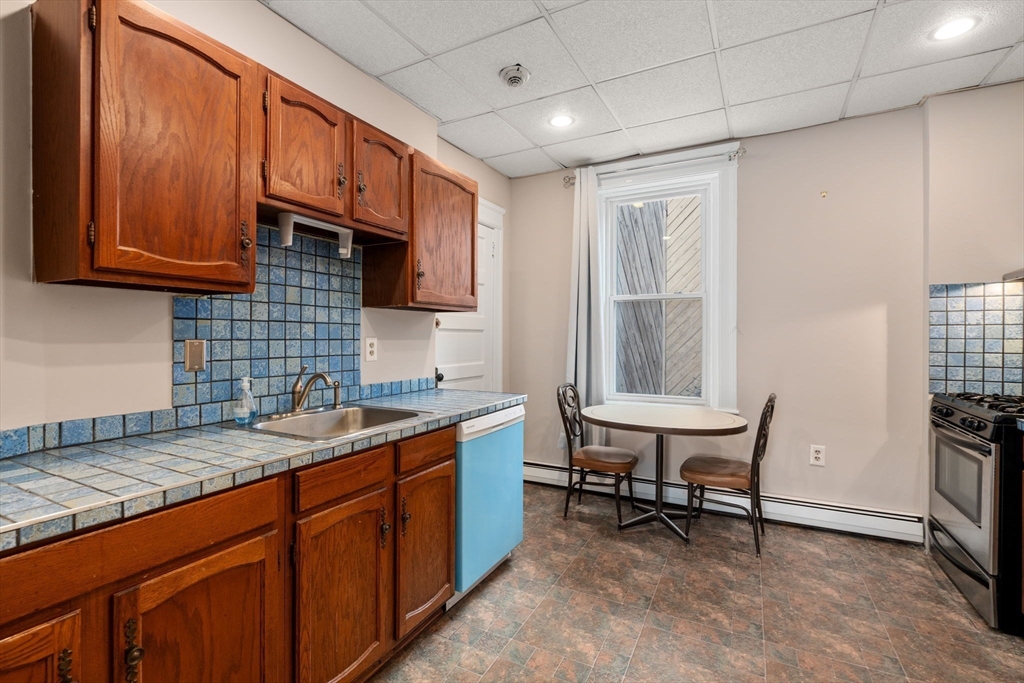 6 Chatham Place, Unit 6 Worcester, MA 01609 - Photo 10 of 30