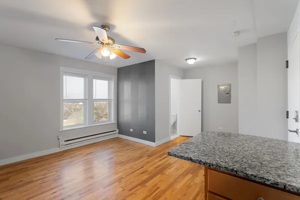 $1,245 | 7450 North Greenview Avenue, Unit 32, Chicago, IL 60626