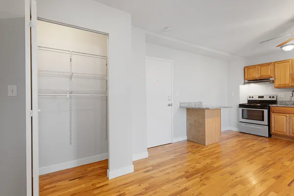 $1,245 | 7450 North Greenview Avenue, Unit 32, Chicago, IL 60626