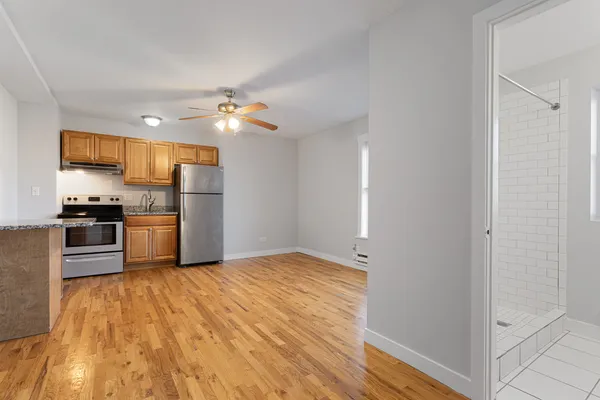 $1,245 | 7450 North Greenview Avenue, Unit 32, Chicago, IL 60626