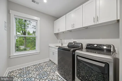 $2,400,000 | 2336 North Oak Street, Falls Church, VA 22046