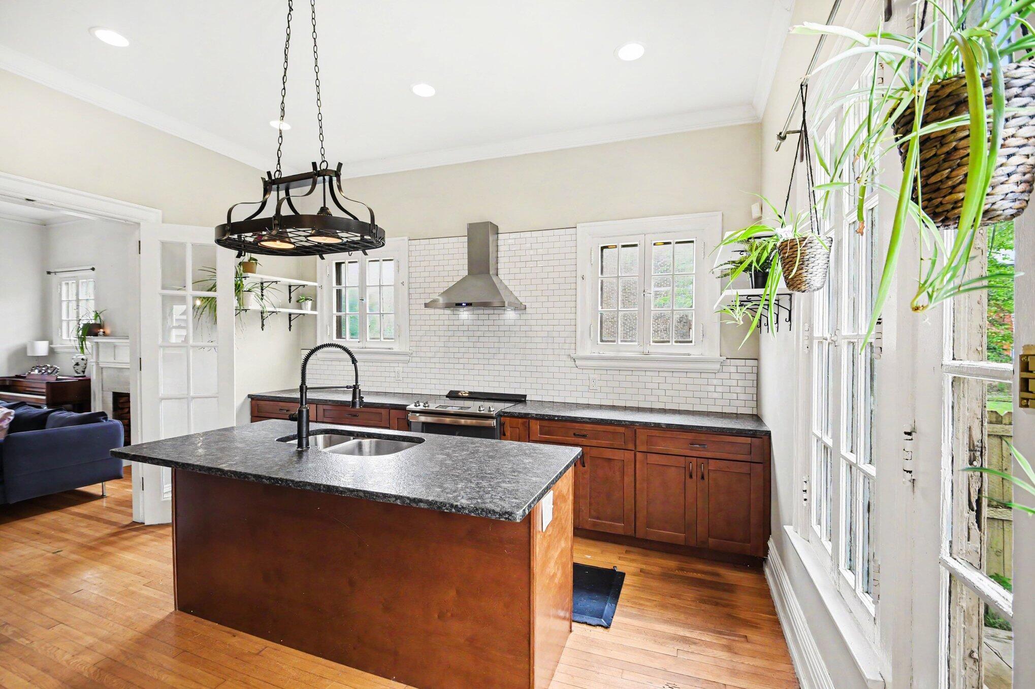 1403 Bryden Road Columbus, OH 43205 - Photo 11 of 32 file_8808