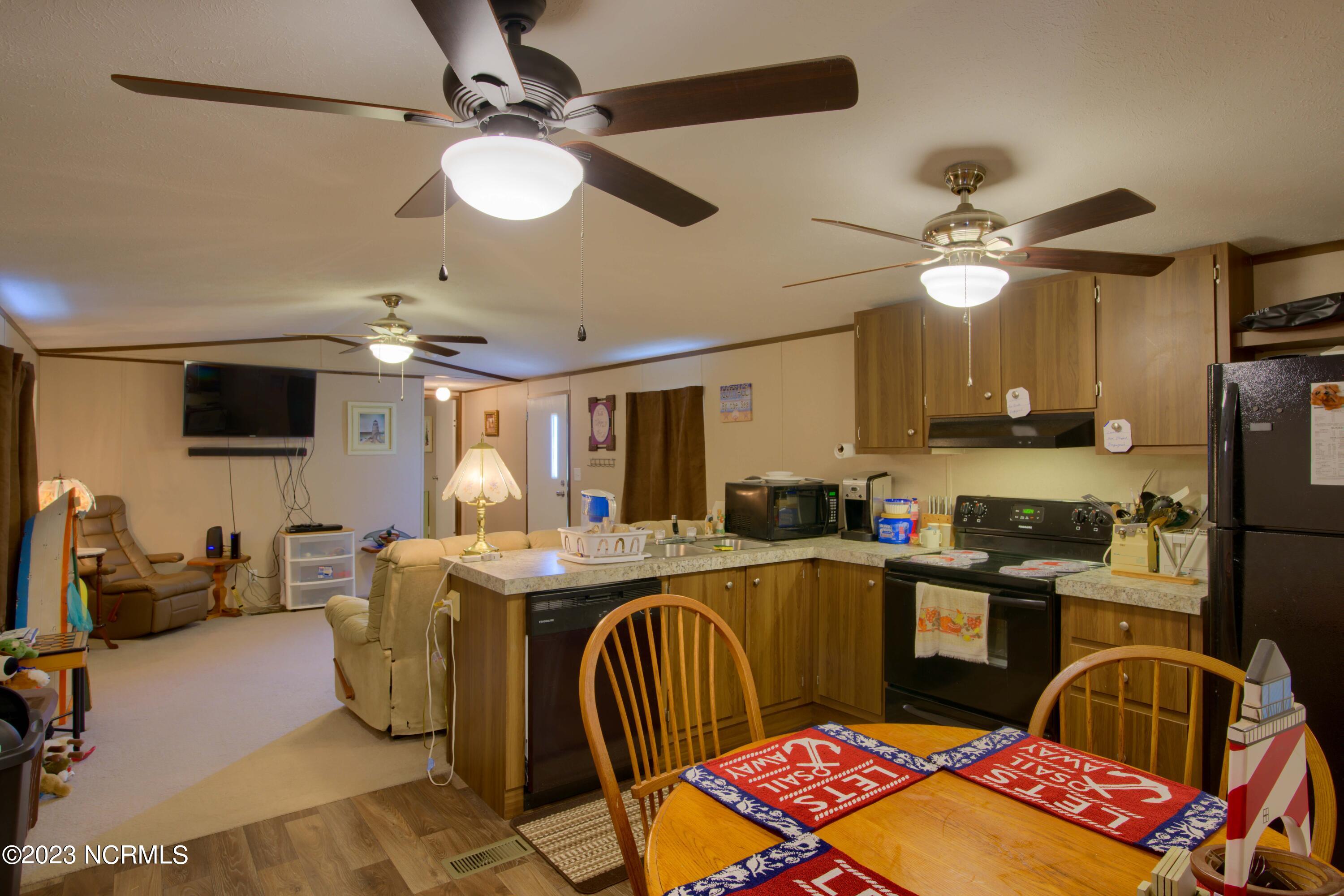 1119 South Parker Road Holly Ridge, NC 28445 - Photo 6 of 27 1119 South Parker - Interiors - Edited_2