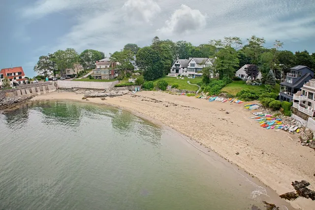 $1,690,000 | 920 Shore Road, Cape Elizabeth, ME 04107