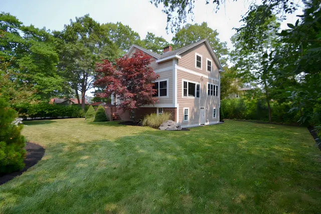 $1,690,000 | 920 Shore Road, Cape Elizabeth, ME 04107