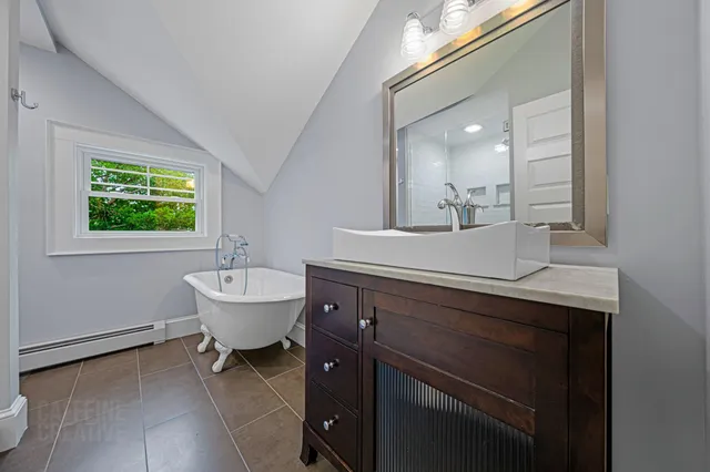 $1,690,000 | 920 Shore Road, Cape Elizabeth, ME 04107