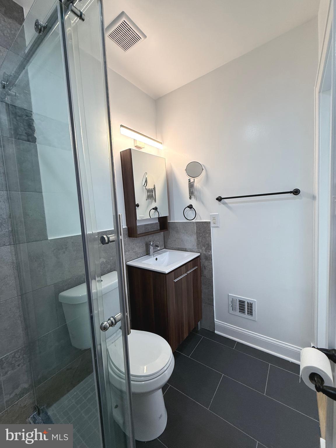 1113 Holbrook Terrace Northeast Washington, DC 20002 - Photo 45 of 63