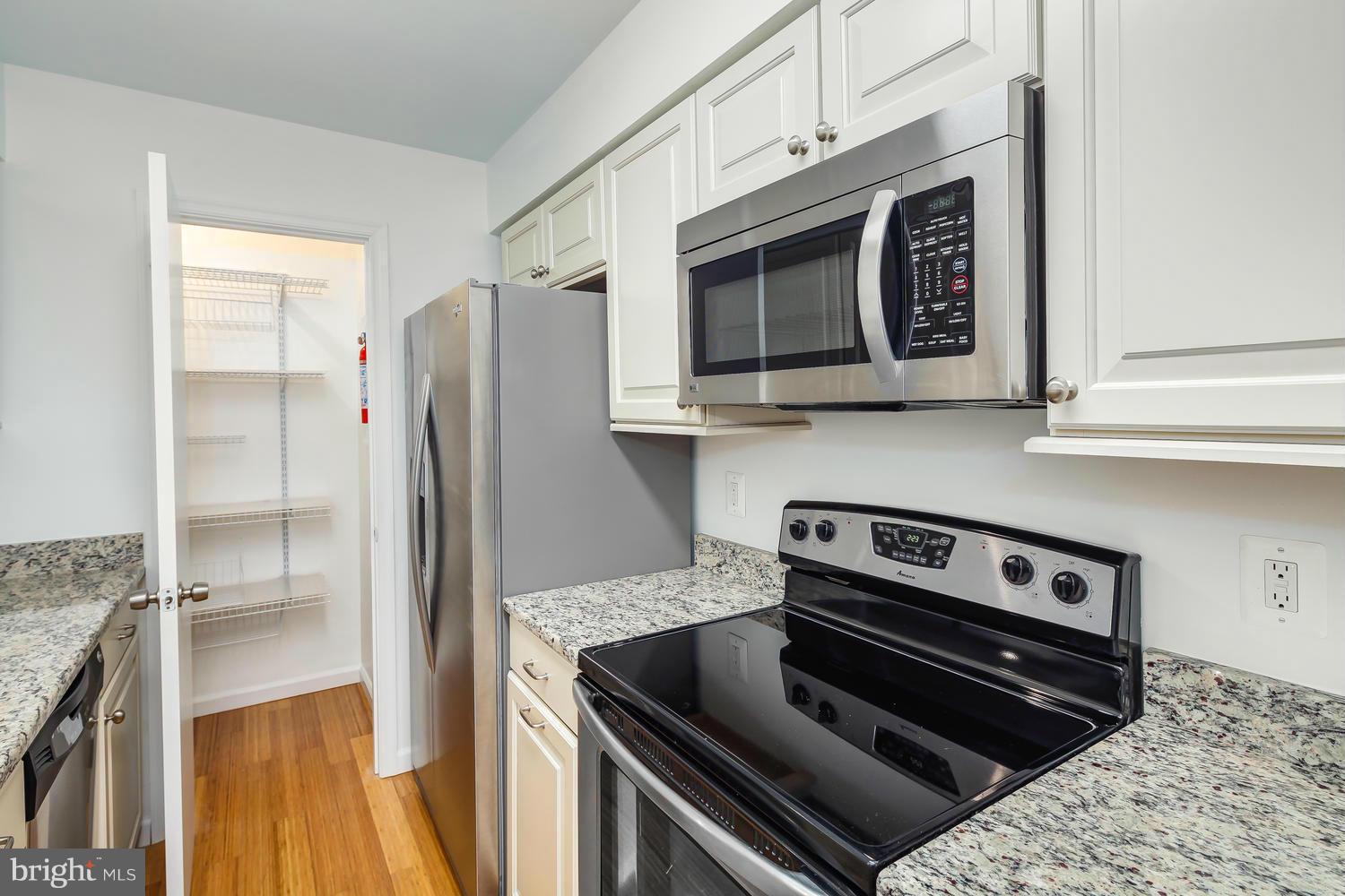5905 Noblestown Road, Unit 57 Springfield, VA 22152 - Photo 14 of 24 Kitchen
