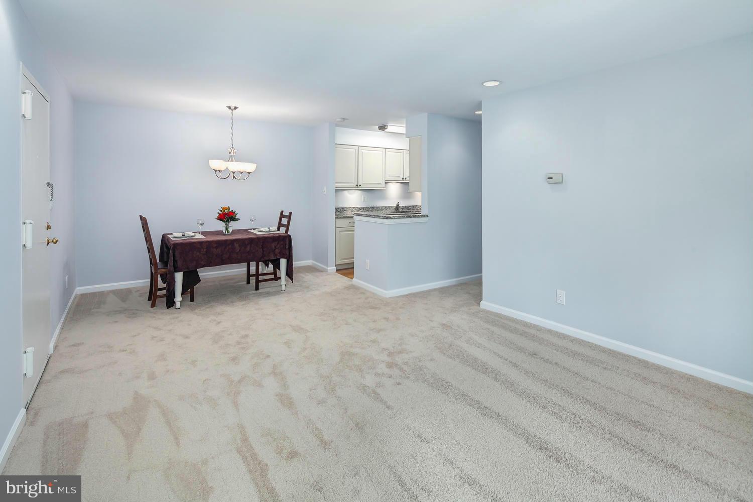 5905 Noblestown Road, Unit 57 Springfield, VA 22152 - Photo 7 of 24 Living Room