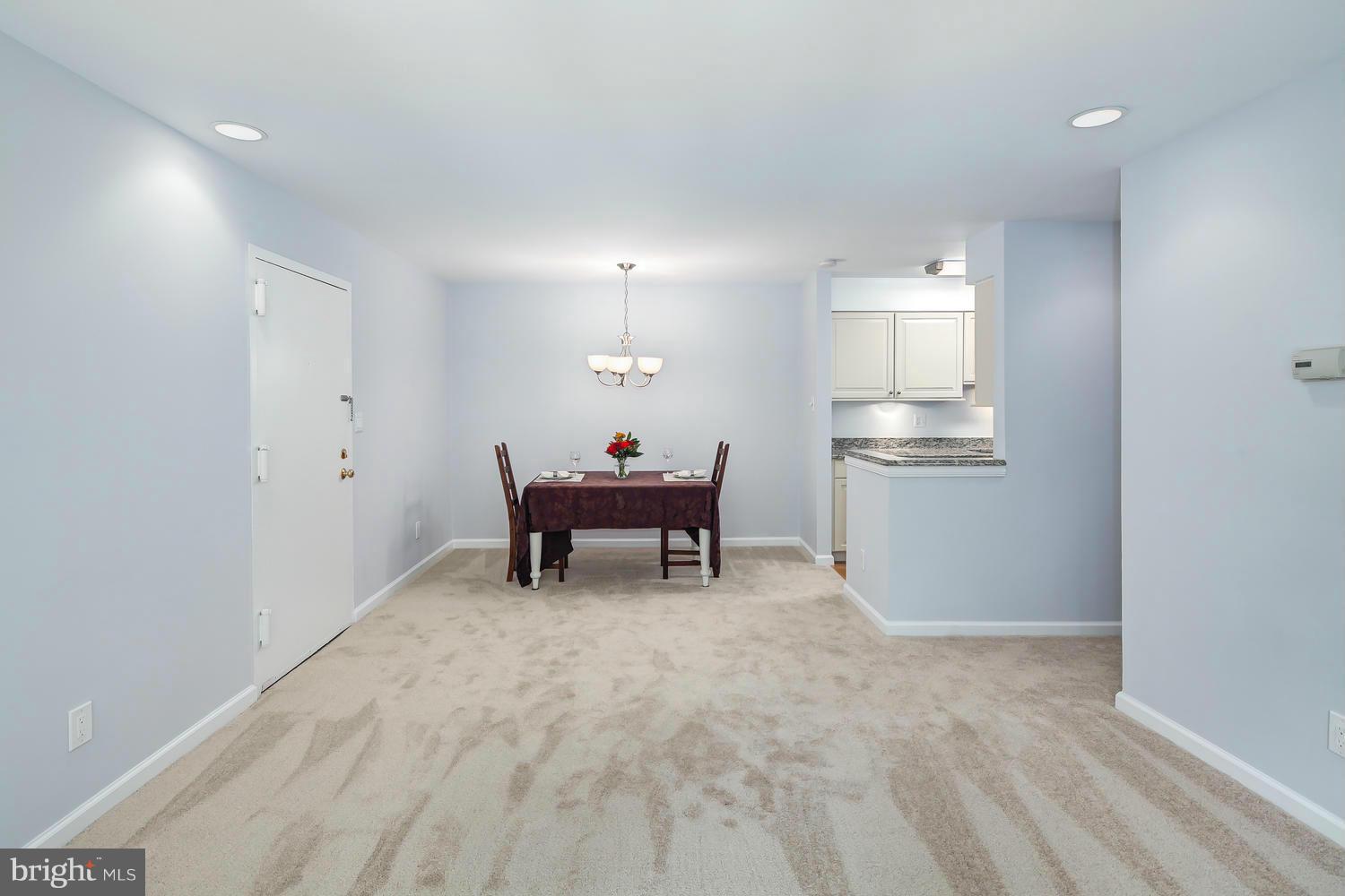 5905 Noblestown Road, Unit 57 Springfield, VA 22152 - Photo 8 of 24 Living Room