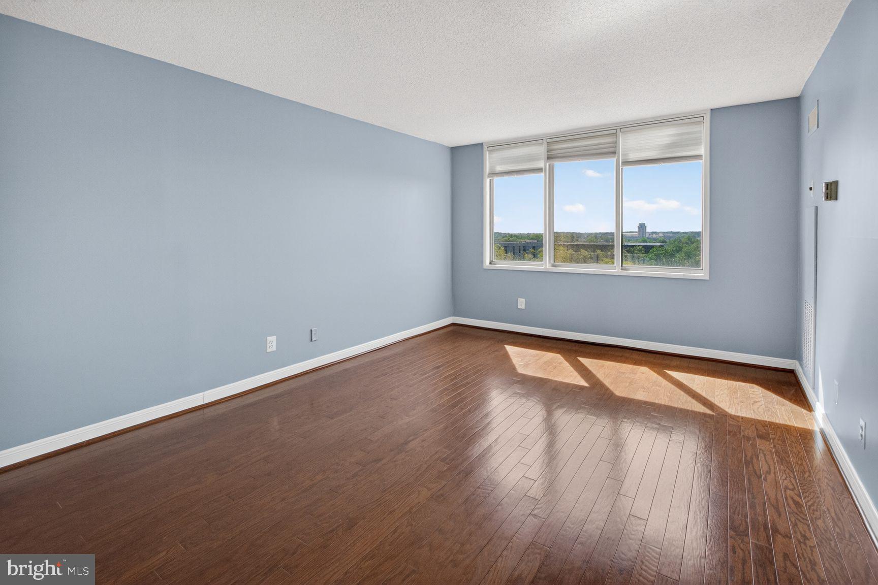 5225 Pooks Hill Road, Unit 1404S Bethesda, MD 20814 - Photo 13 of 29 Primary Bedroom