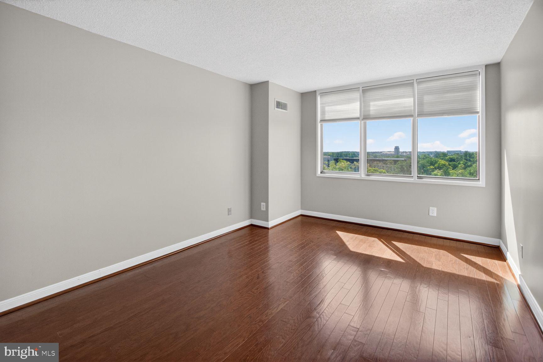 5225 Pooks Hill Road, Unit 1404S Bethesda, MD 20814 - Photo 17 of 29 Bedroom 2