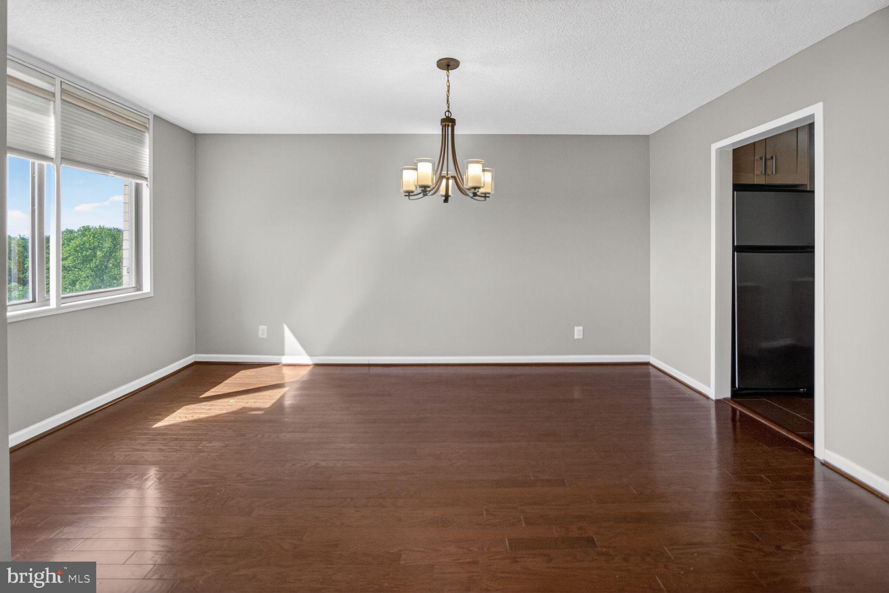 5225 Pooks Hill Road, Unit 1404S Bethesda, MD 20814 - Photo 7 of 29 Dining Room