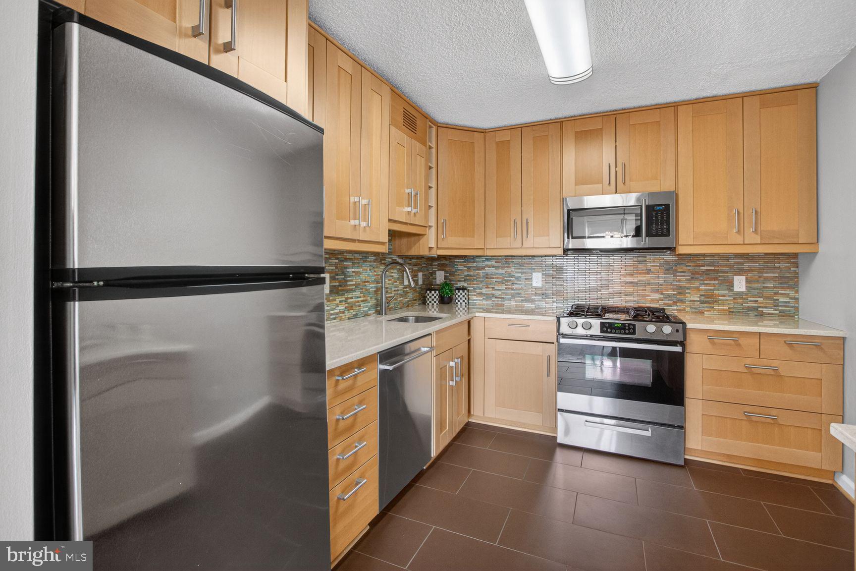 5225 Pooks Hill Road, Unit 1404S Bethesda, MD 20814 - Photo 10 of 29 Kitchen