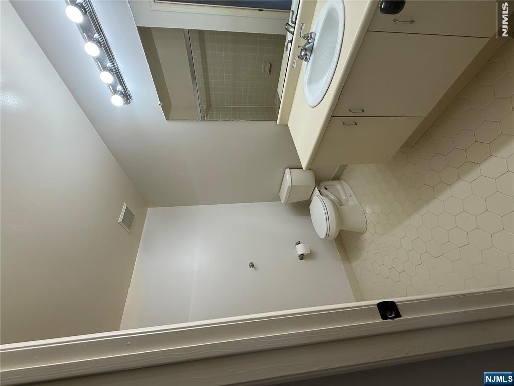 1186 Richmond Road Mahwah, NJ 07430 - Photo 14 of 17 Gallery Image 14