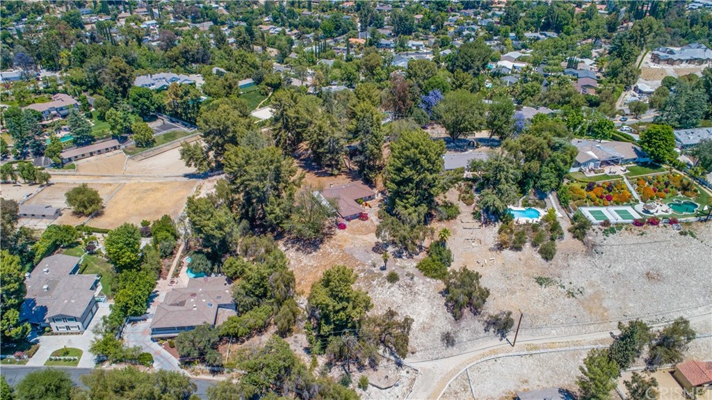 24172 Lupin Hill Road Hidden Hills, CA 91302 - Photo 9 of 10