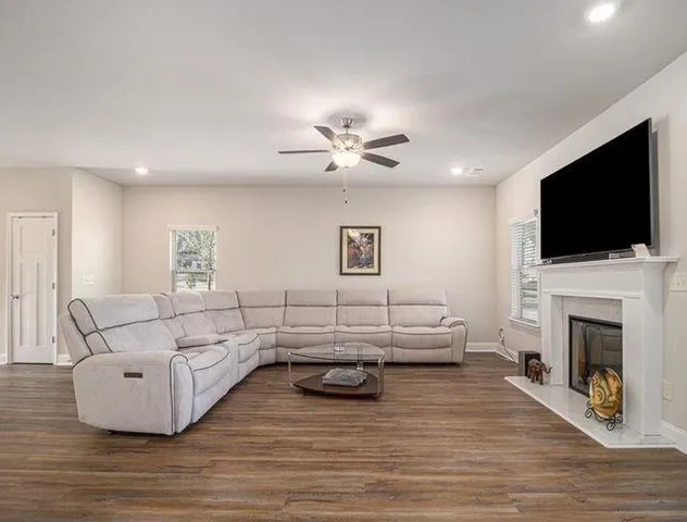 $2,850 | 394 Greenleaf Court Northwest, Lilburn, GA 30047