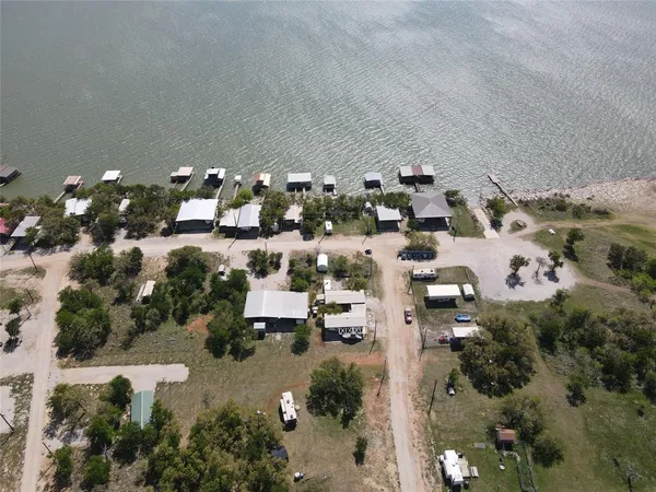 $195,000 | 1431-1433 Lake Front Circle, May, TX 76857