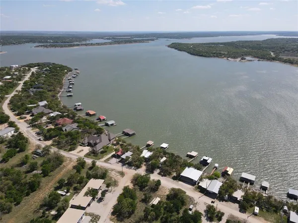 $195,000 | 1431-1433 Lake Front Circle, May, TX 76857