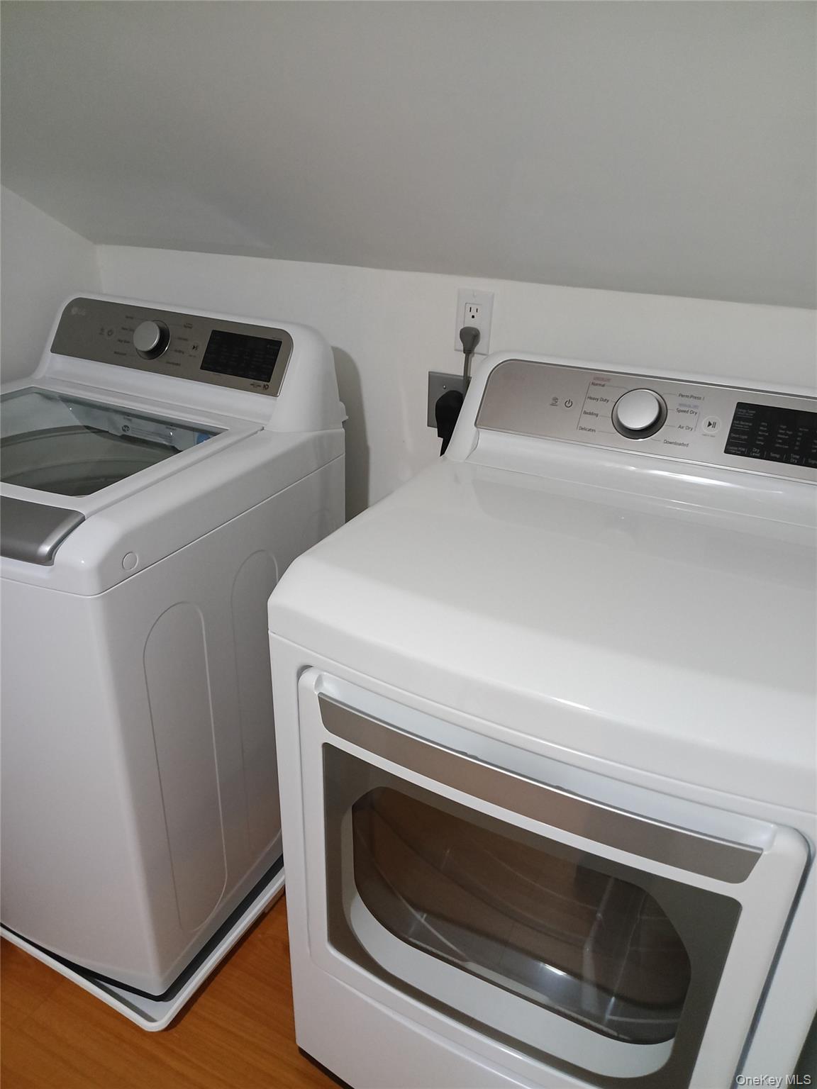 1155 Webster Avenue New Rochelle, NY 10804 - Photo 32 of 35 a utility room with dryer and washer
