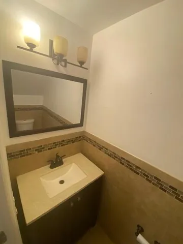 $323,000 | 871 Northwest 81st Terrace, Unit 1, Plantation, FL 33324